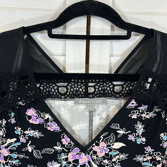Daniel Rainn Top Medium Black Floral Cap Sleeves NWOT - Picture 4 of 15